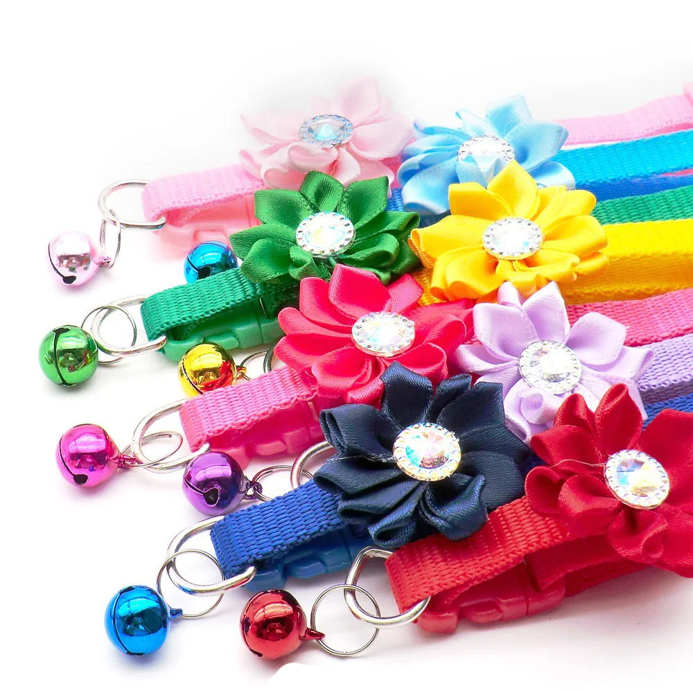 Blommig Halsband med Klocka i Olika Färger