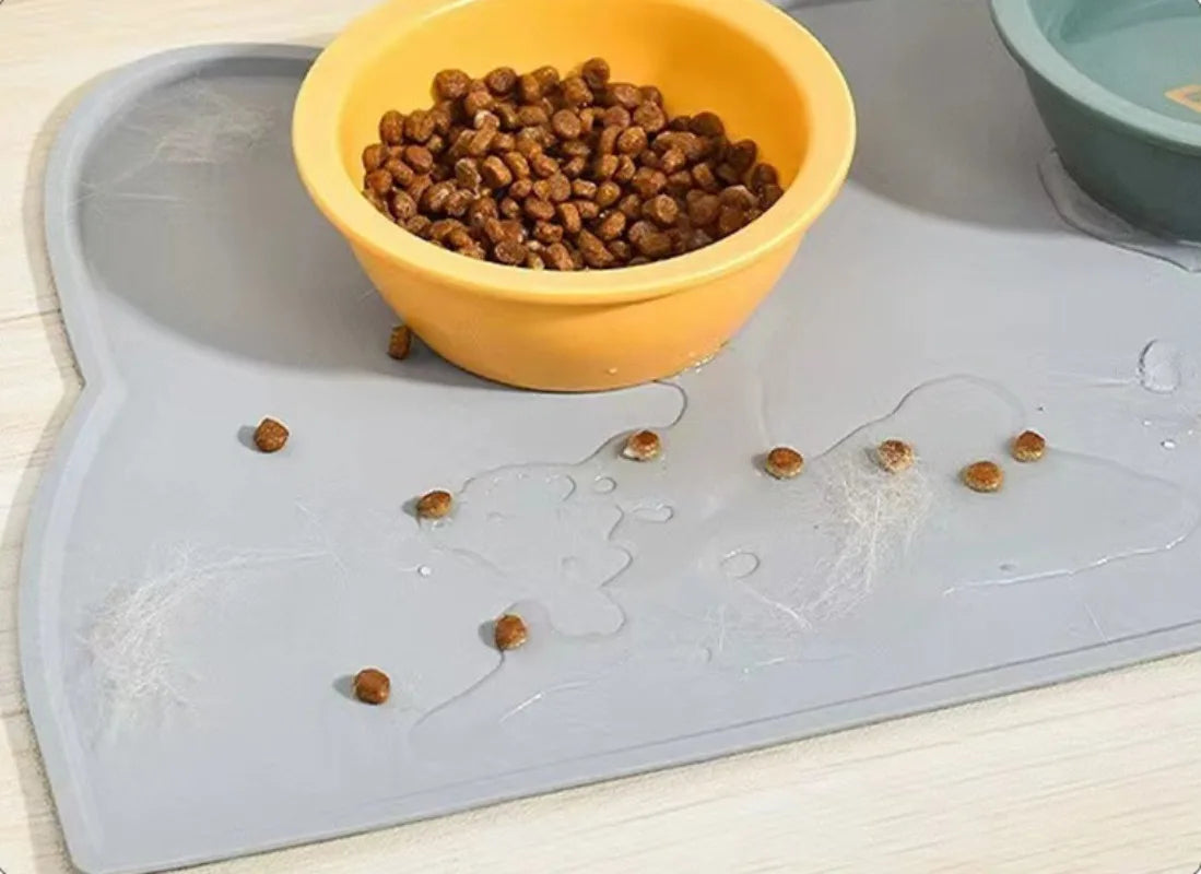 Håll din katts matplats ren med Anti-Föroreningsmattan – Skydda dina golv och gör det enkelt att rengöra!